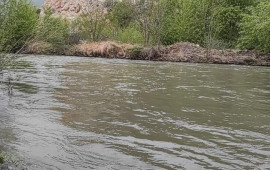 Bərdədə müəllim qızını xilas edərkən kanalda boğulub öldü