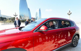 Prezident İlham Əliyev “Togg”un sükanı arxasında  FOTO