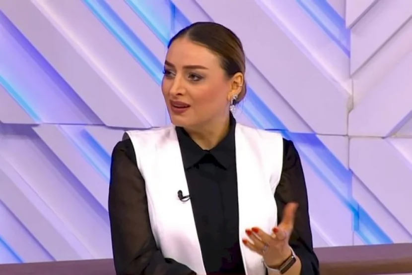 Səidə Bəkirqızı indi də psixoloqla QALMAQALDA: "Kişi qızısansa, jurnalist diplomunu g&ouml;stər!" 