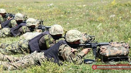 Gürcüstan da ordunu gücləndirir: xeyli silah alındı