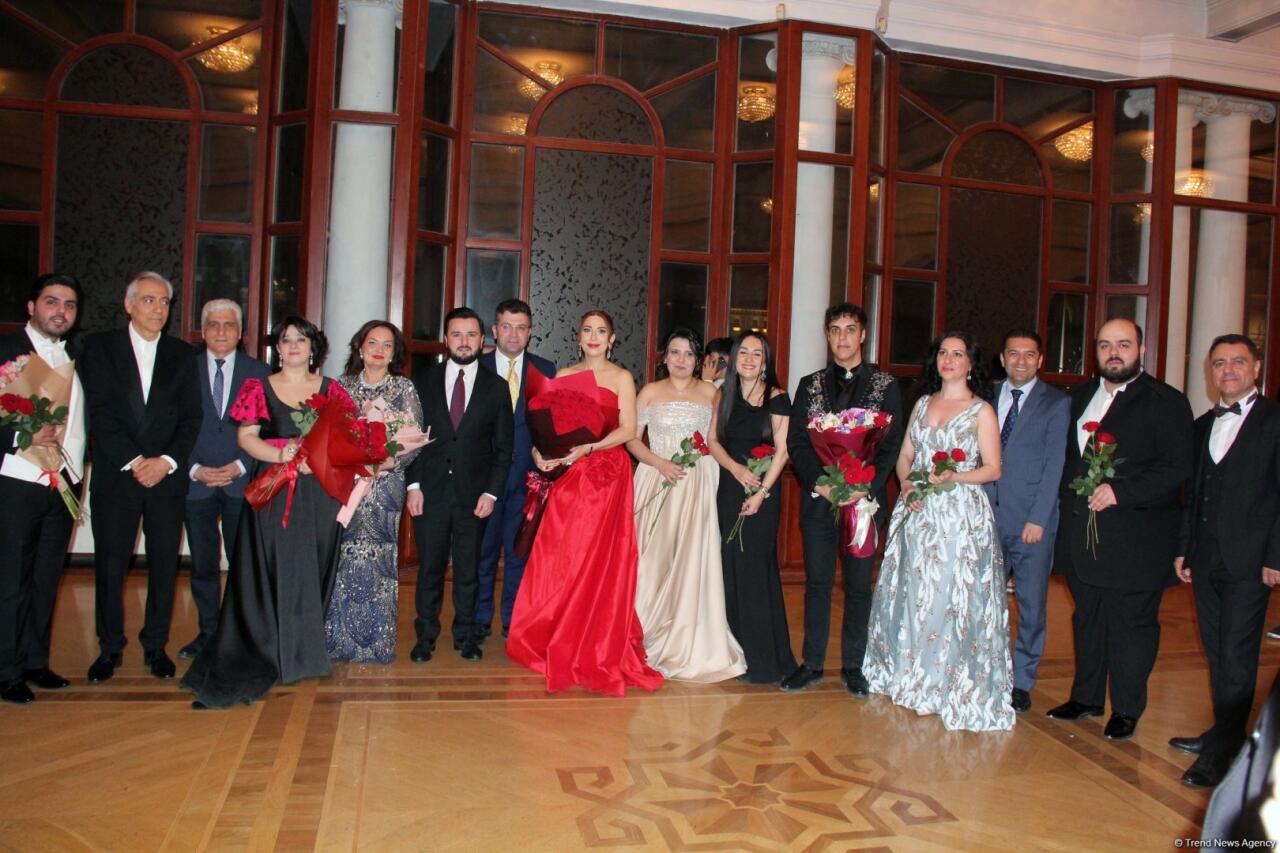 Fidan Hacıyevanın İkinci Beynəlxalq Opera Festivalının  "Viva Opera" parlaq qala gecəsi keçirilib –