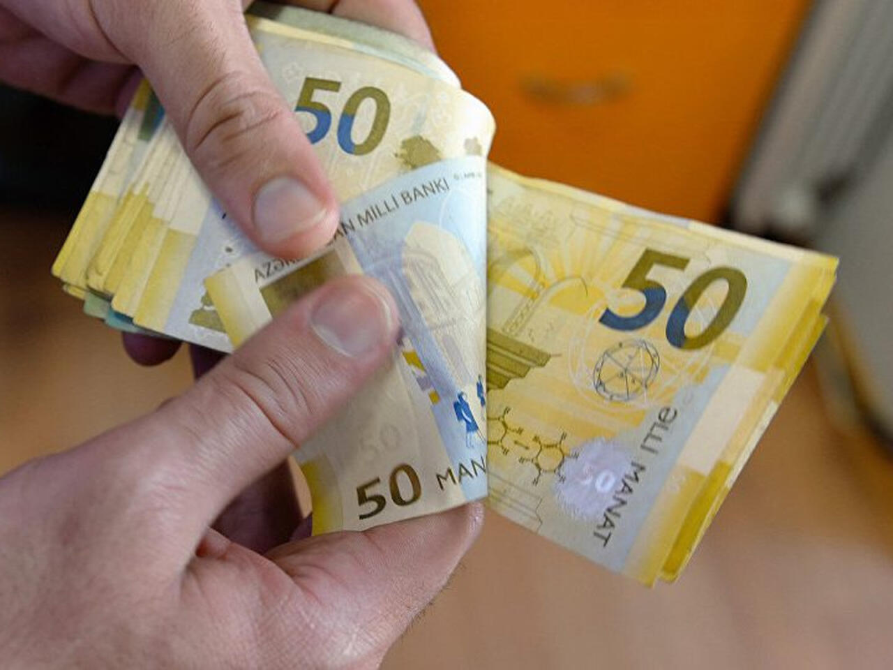 Bu qanun q&uuml;vvəyə mindi  30 min manat CƏRİMƏ