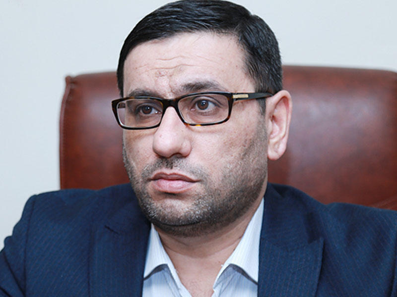 Hacı Şahinin oğlu nişanlandı  FOTO