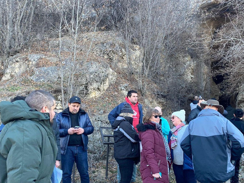 Beynəlxalq səyahətçilər Azıx mağarasını ziyarət ediblər  FOTO