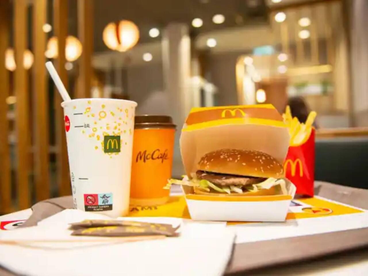 7 yaşlı oğlan anasının cipini qaçırdıb "McDonald's"a getdi  FOTO
