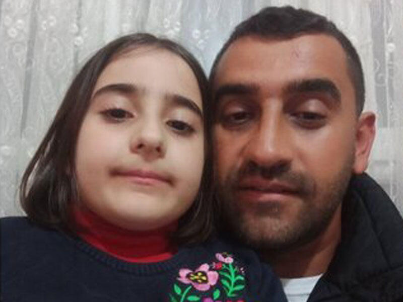 Ata 7 yaşlı qızını boğub öldürdü  Arvadına əzab vermək üçün  VİDEO  FOTO