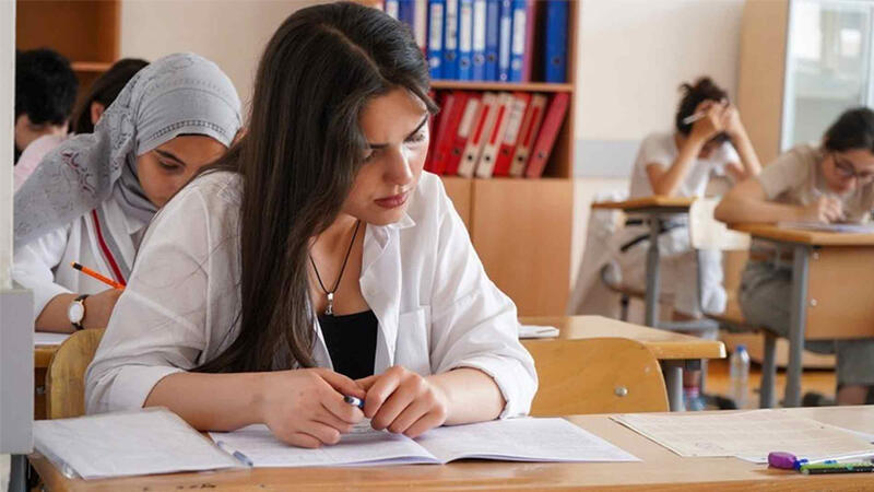 Dövlət qulluğuna qəbul imtahanı keçirilir