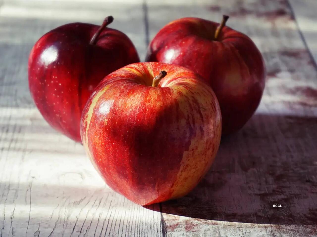 Bəzi meyvələrin parıldama səbəbi bilindi  Üstünə görün nə çəkirlərmiş