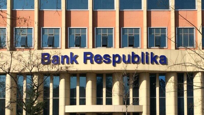 Bank Respublikanın vəzifəli şəxsi işdən çıxdı  FOTO