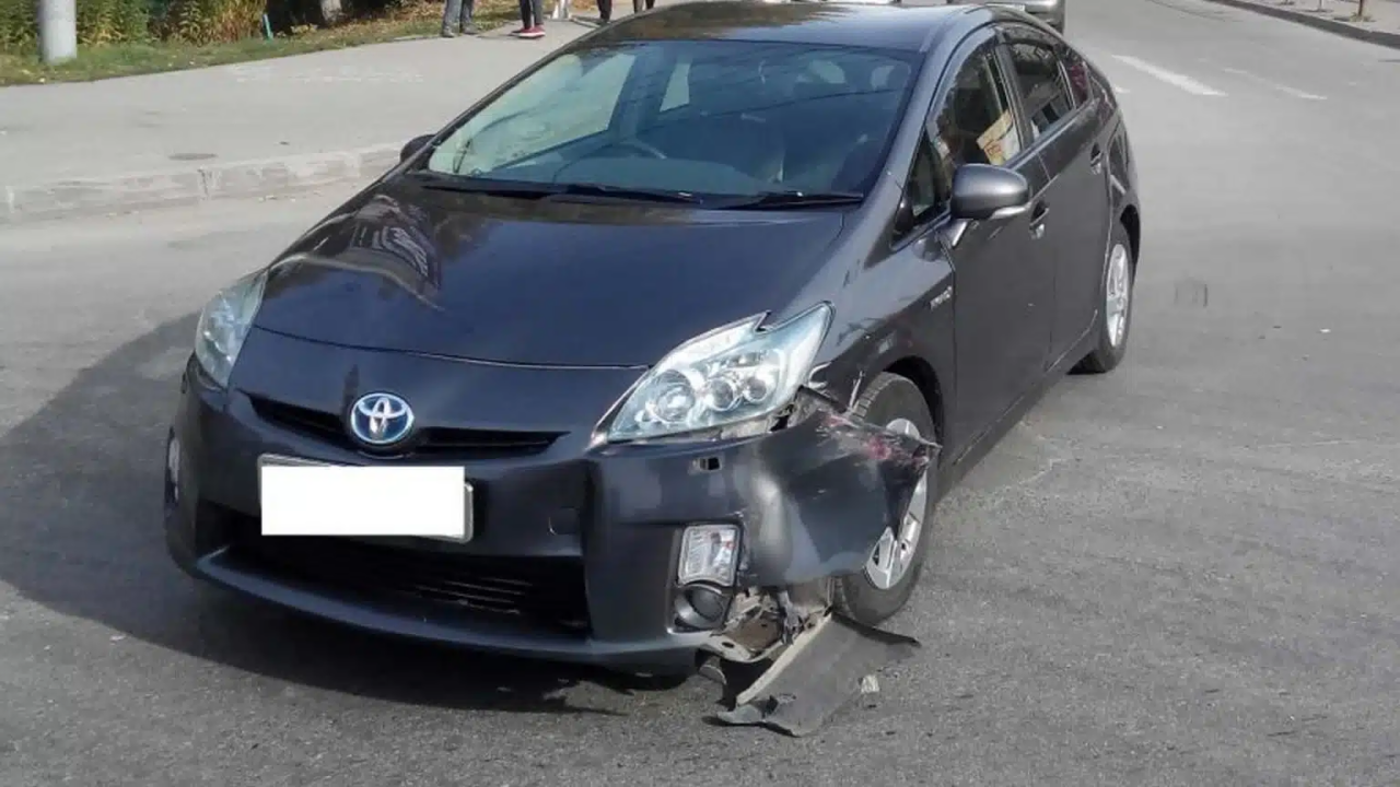 “Prius” yük maşınını AŞIRDI 