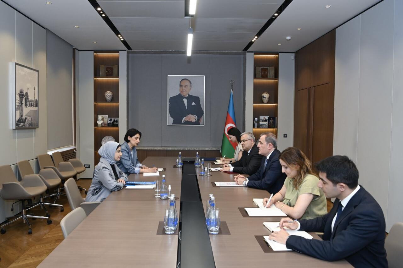 UNICEFin nümayəndəsinin Azərbaycandakı diplomatik fəaliyyəti başa çatıb  FOTO