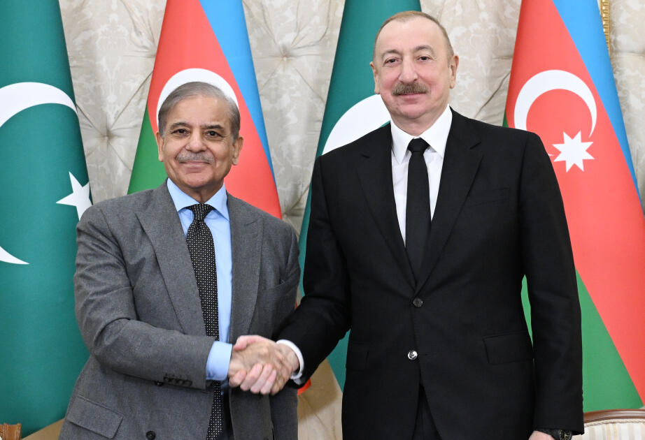 Şahbaz Şərif Prezident İlham Əliyevə zəng edib