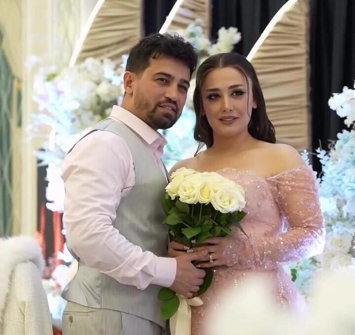 Tanınmış azərbaycanlı m&uuml;ğənni həmkarı ilə NİŞANLANDI 