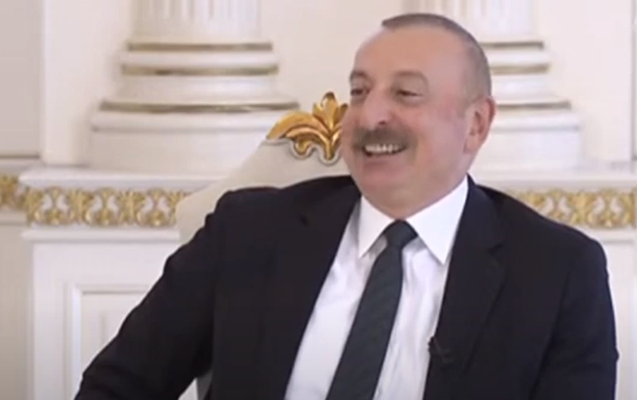 Prezident o anı xatırlayıb gülümsədi: Özümü güclə saxlayıram  VİDEO