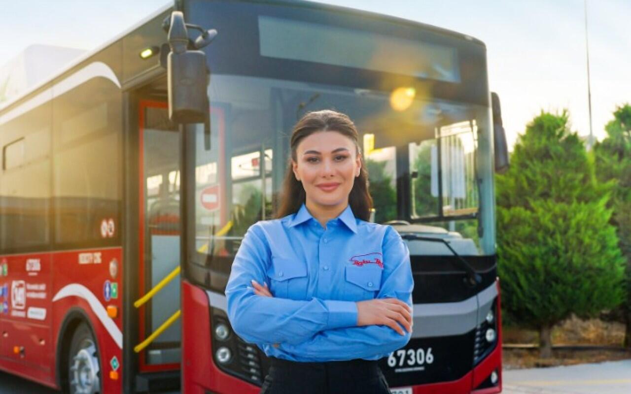 Avtobus idarə edəcək qadın s&uuml;r&uuml;c&uuml;lər &uuml;&ccedil;&uuml;n təlimlər davam edir