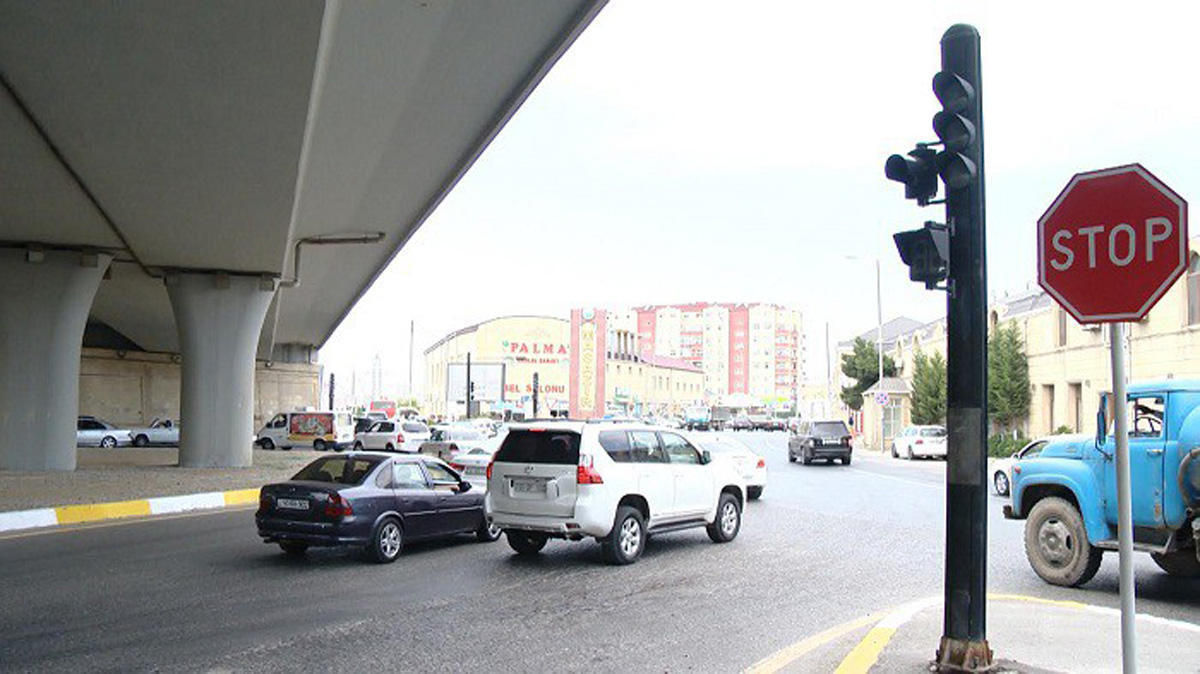 Masazırda yol çöküb 