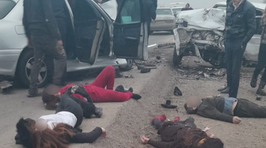 Bərdədə "Niva" ilə "Mercedes" toqquşdu  5 nəfər öldü 