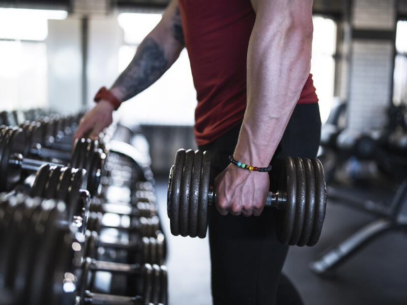 İdman zalından şəklini paylaşdı, həbs olundu