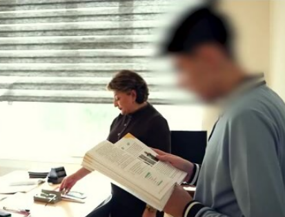 &Uuml;z&uuml;ndən oxuya bilmir, hər il yarısı ana dilindən kəsilir  Rus b&ouml;lmələrində dil problemi 