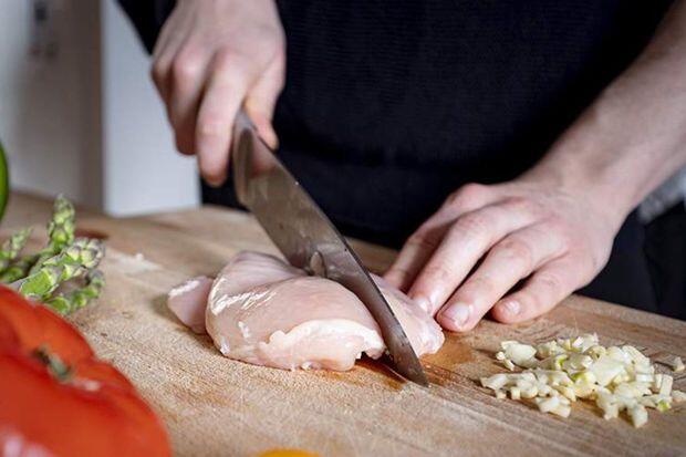 &Ccedil;ox sevilir, amma sağlamlığa ziyandır &ndash; Toyuğun bu hissələrini yeməyin! 