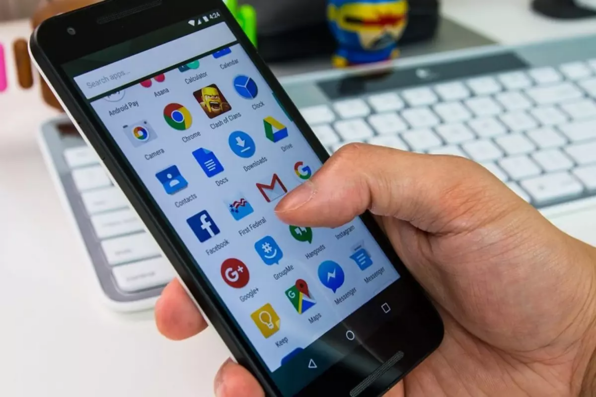 Telefonunuzda bu proqram varsa, ehtiyatlı olun  Kartınız oğurlana bilər