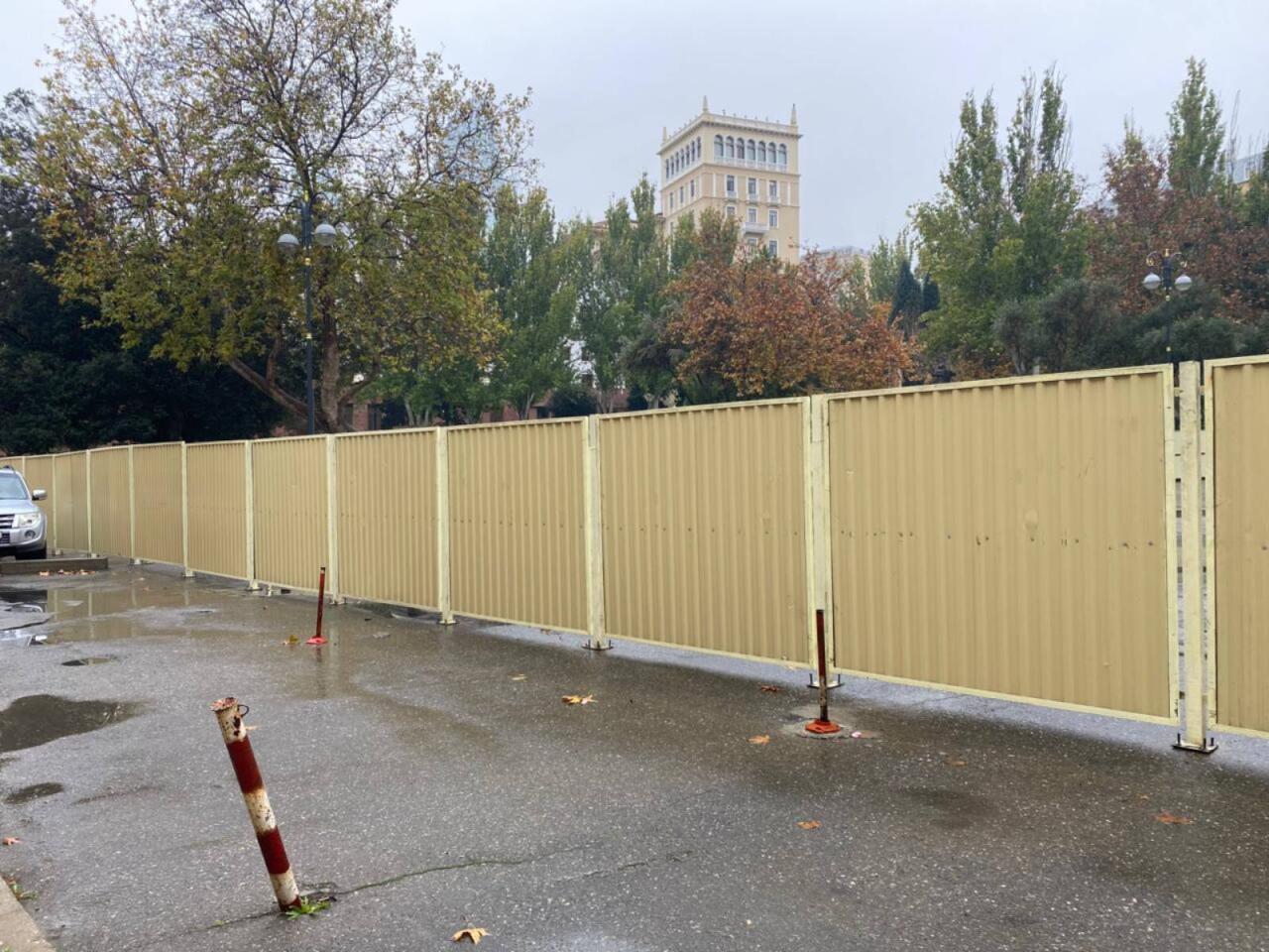 Bakının "məşhur" parkinqi bağlandı  Metroya g&ouml;rə  FOTO