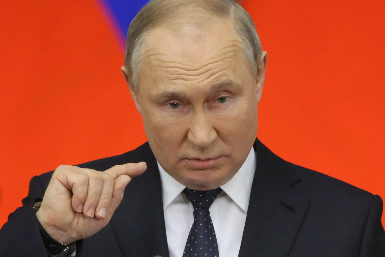 Putin çıxış edərkən, Peskov yuxuladı 