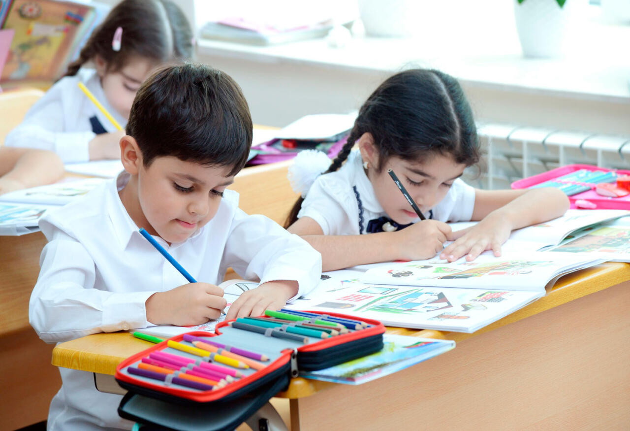 İbtidai siniflərdə dərs vaxtı qısaldılacaq?