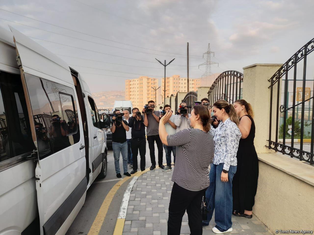 Laçının daha 52 sakini doğma yurduna yola düşüb  FOTO