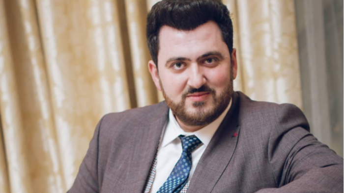 &ldquo;Həyat yoldaşım şərt qoydu ki, he&ccedil; kimlə..."