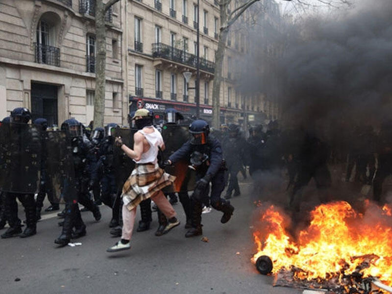 Fransada polislərlə etirazçılar arasında toqquşma 