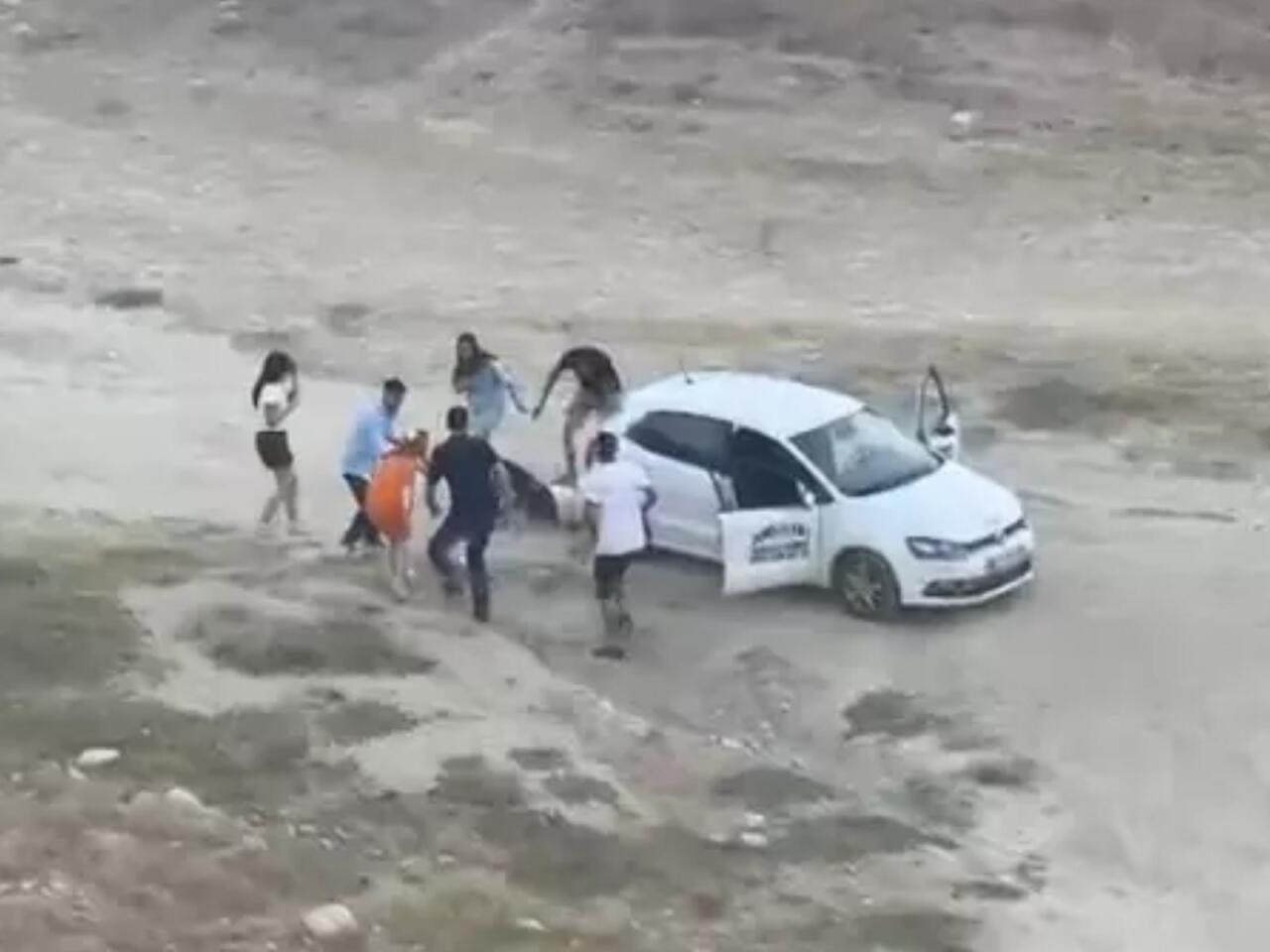 Evlilik təklifinə görə oğlanı polis idarəsinə apardılar  FOTO