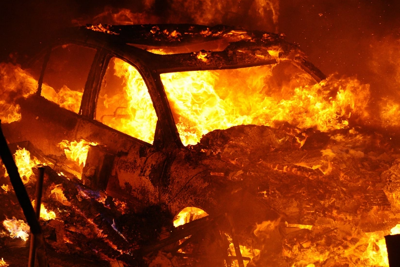 Siyəzəndə avtomobildə yanğın  2 yaşlı uşaq &ouml;ld&uuml;