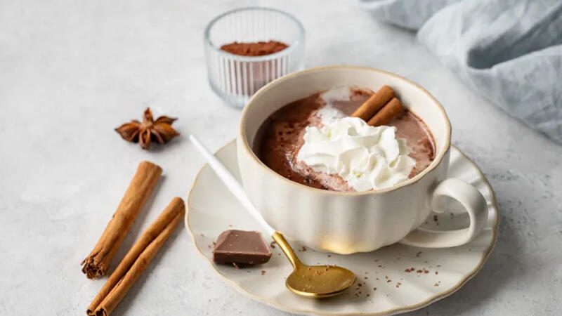 Kakao və isti şokolad təzyiqə necə təsir edir?  Alimlər əsas &uuml;st&uuml;nl&uuml;kləri a&ccedil;ıqladı