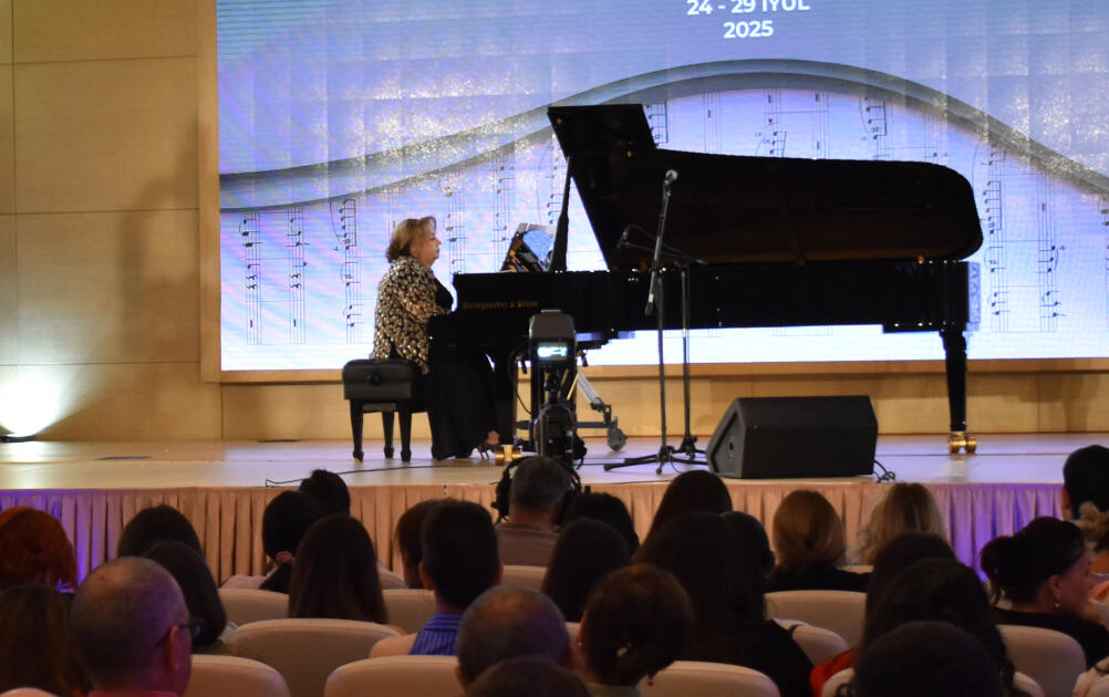 Qəbələ festivalında Üzeyir Hacıbəylinin 140 illiyinə həsr edilmiş konsert təqdim olunub  FOTO