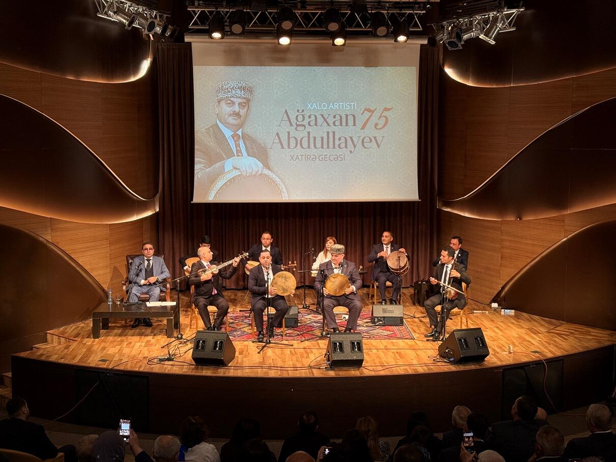 Beynəlxalq Muğam Muğam Mərkəzində  Ağaxan Abdullayevin  75 illiyinə həsr olunan gecə təşkil edilib  FOTO