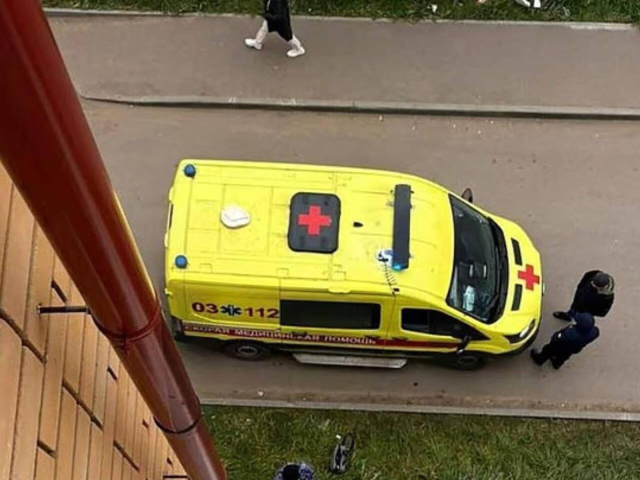 5 yaşlı qız 21 günlük bacısını pəncərədən ataraq öldürdü  FOTO