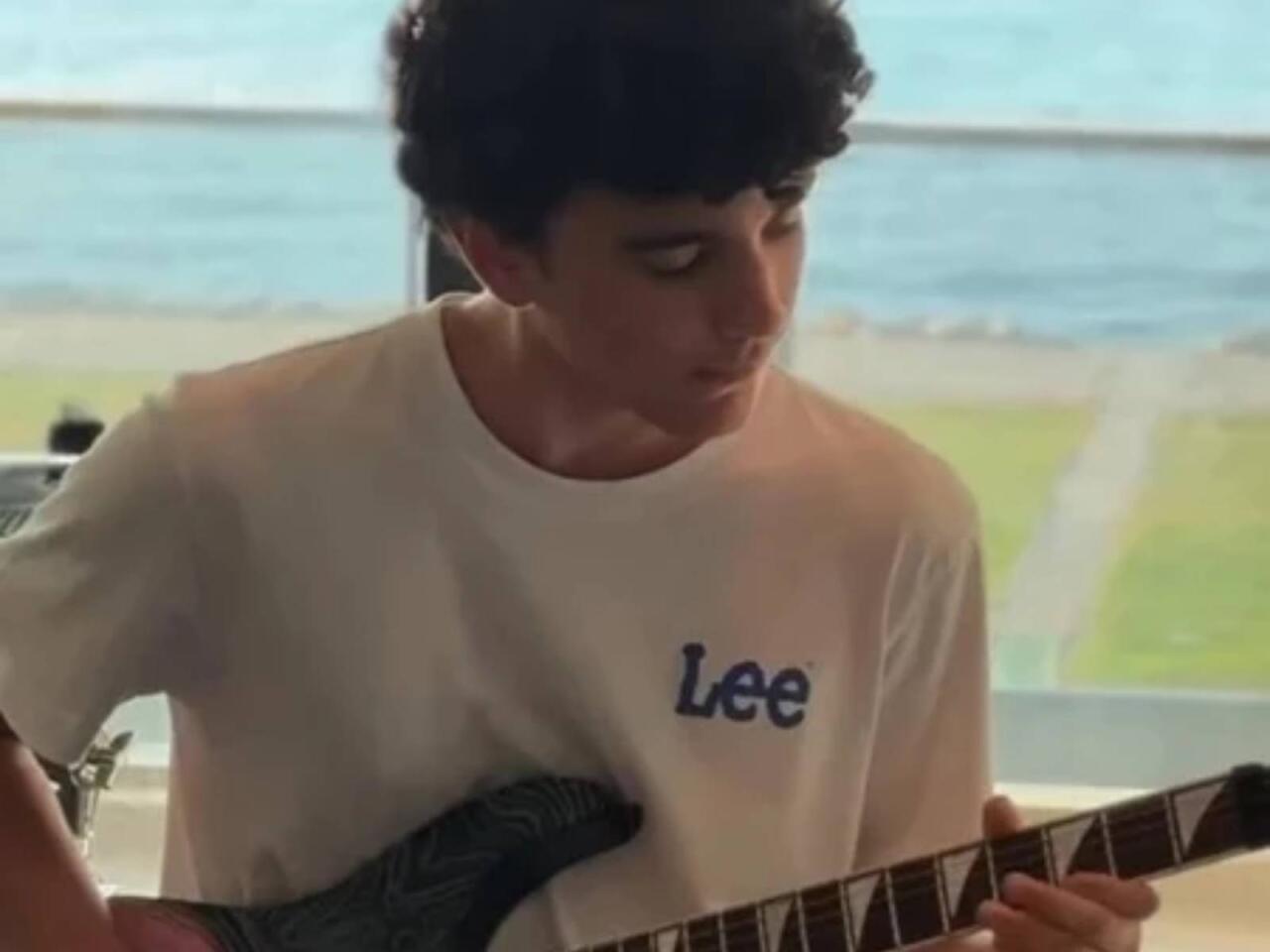 16 yaşlı oğlan enerji içkisindən öldü  FOTO