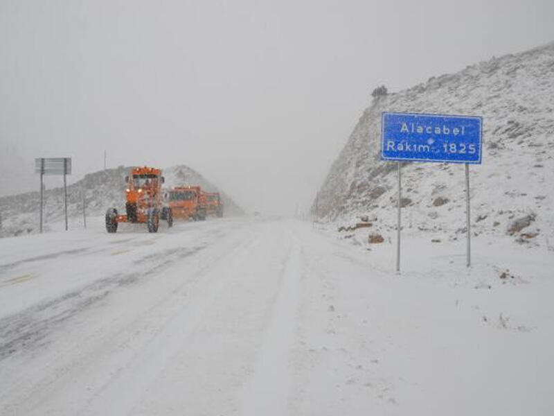 Dekabrda 20° isti olan Antalyaya apreldə qar yağdı  VİDEO  FOTO