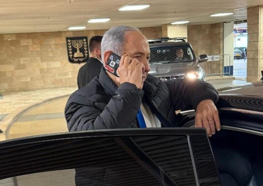 Netanyahu telefonunu niyə lentləyir? 