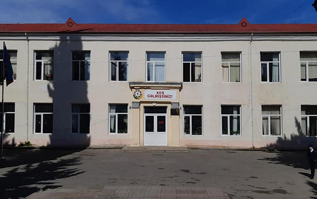 Müəllim məktəbdə yıxılıb xəsarət aldı  Direktor cəzalandırıldı