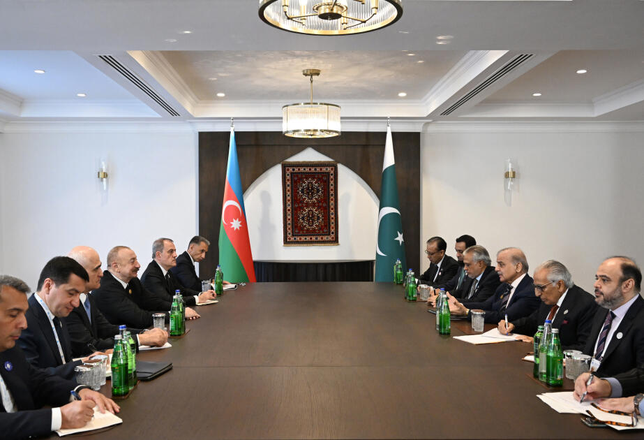 Prezident İlham Əliyev Xankəndidə Pakistanın Baş naziri ilə görüşüb  FOTO