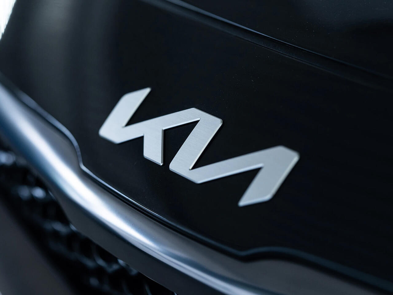 "Kia" zavodundan 900 mühərrik oğurlanıb