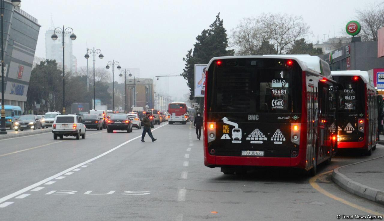 Paytaxt avtobuslarında bank kartları ilə ödəniş mümkün olacaq