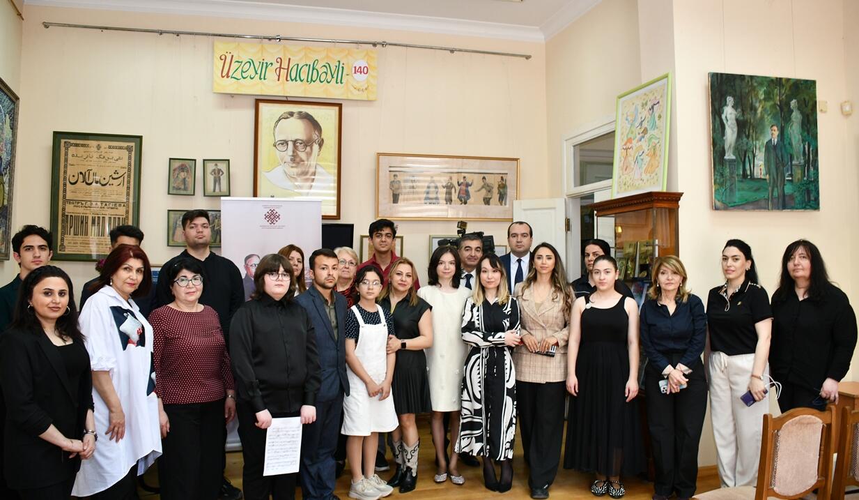 İtalyan pianoçu ilə ustad dərsi təşkil edilib  FOTO