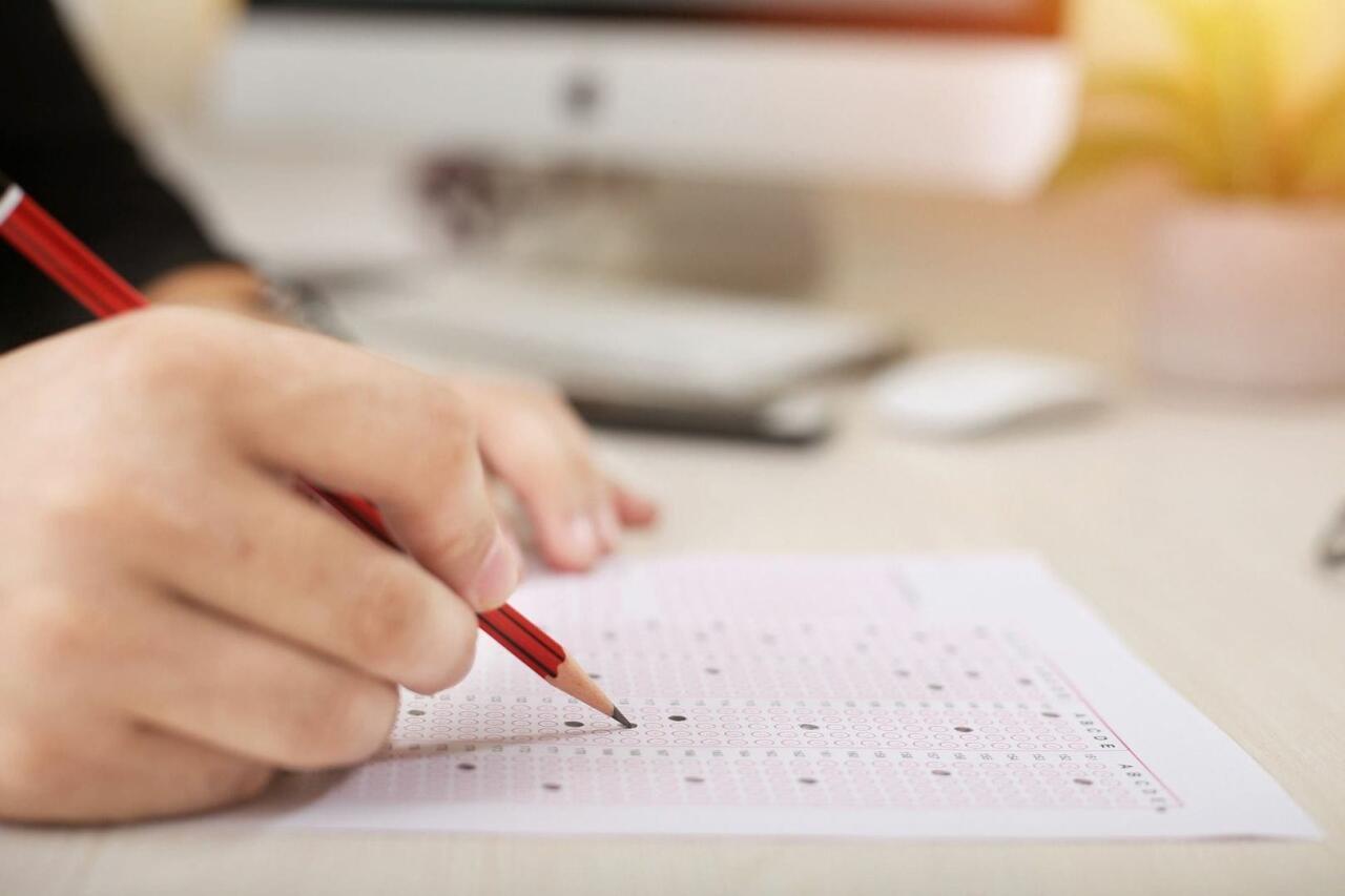 Dünənki qəbul imtahanlarının sualları niyə çətin salınıb?  DİMdən cavab
