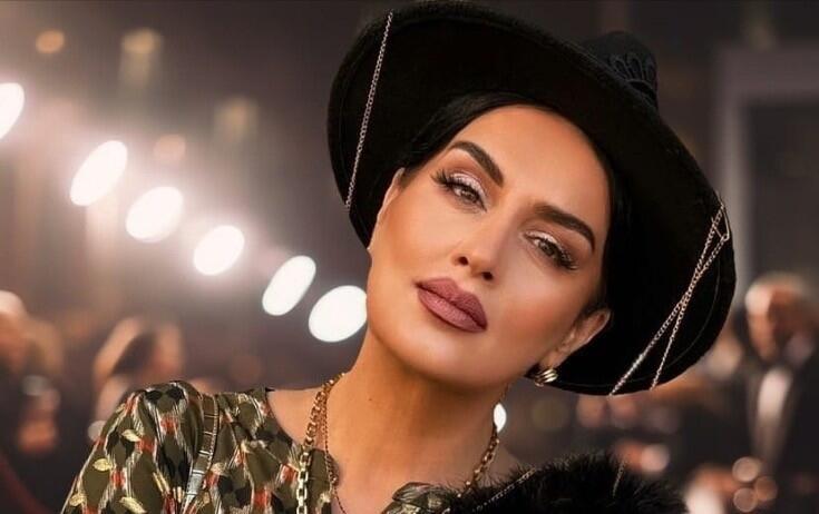 "Ata, qardaş oturub qızın xınasına baxır, belə şey olar?"