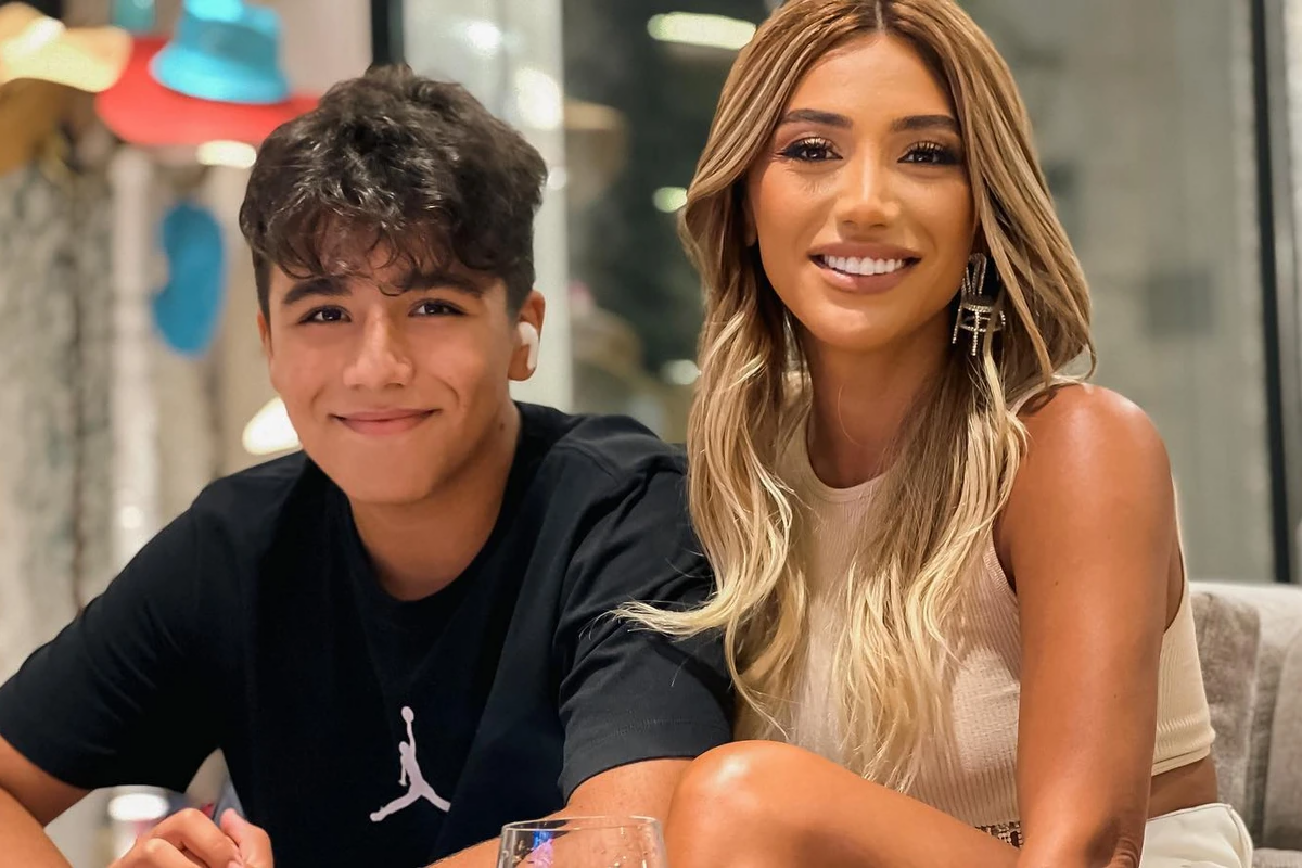 R&ouml;yanın oğlu bu universitetə