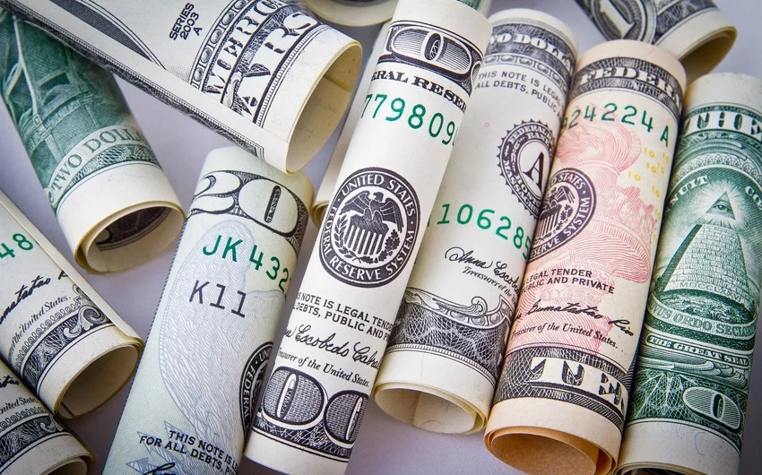 Avro, rubl və lirə ucuzlaşdı  Dollar isə bu qiymətə satılır