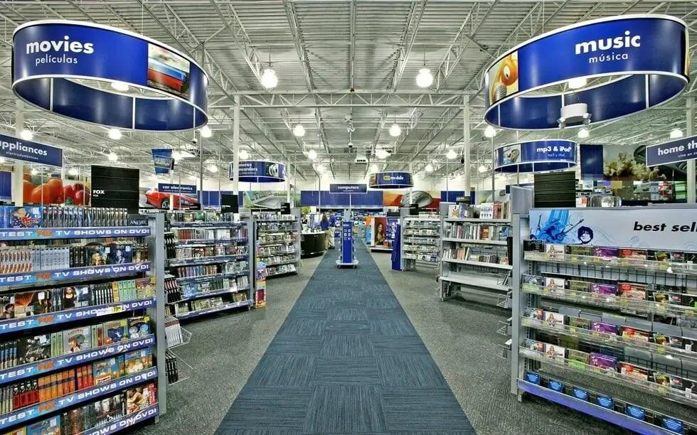 Bakıda məşhur mağazada ər arvadını bıçaqladı